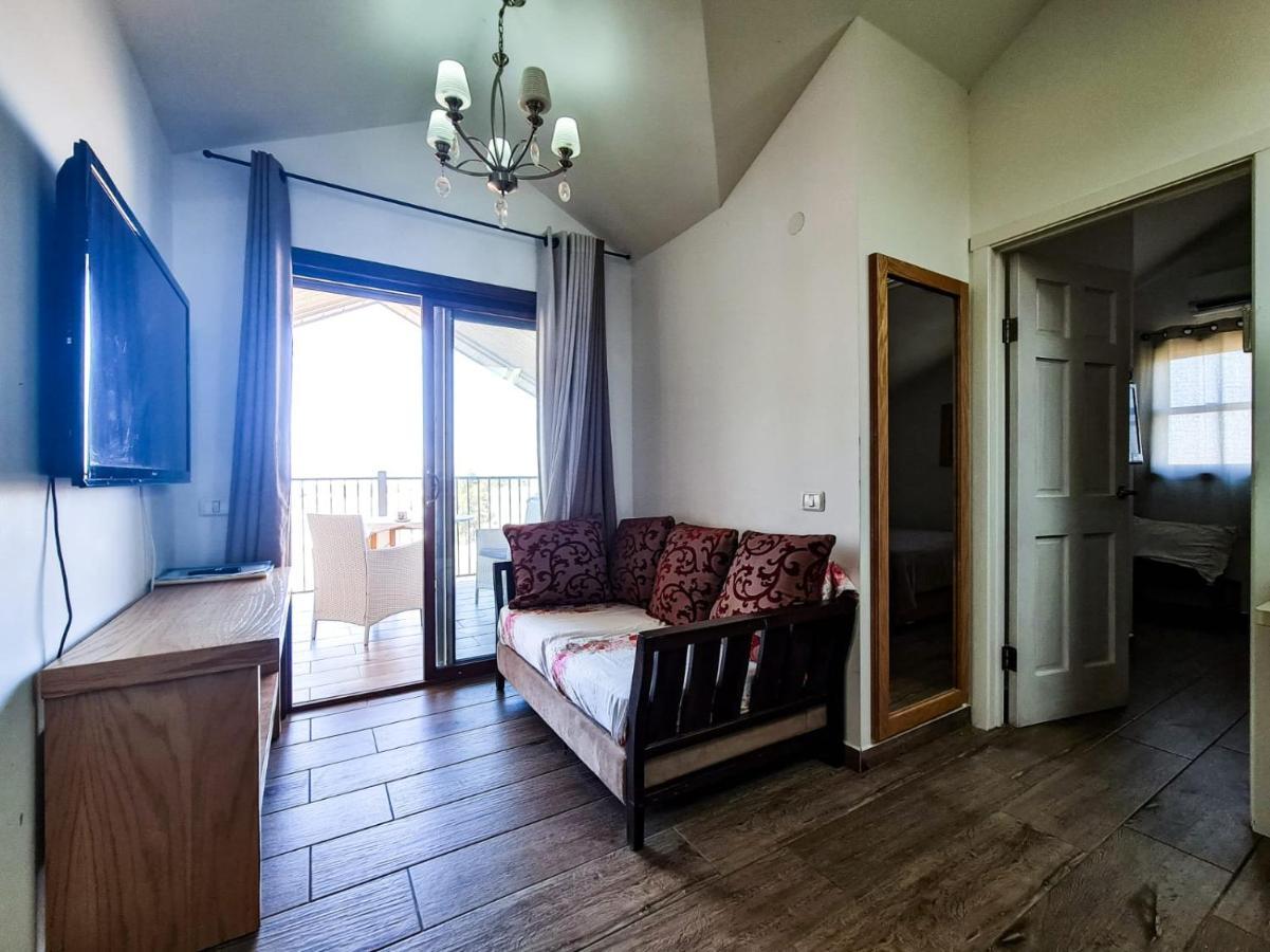 קדמת צבי Villa Bagian luar foto